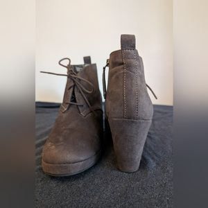 Dr Scholl's lace up suede wedge ankle bootie